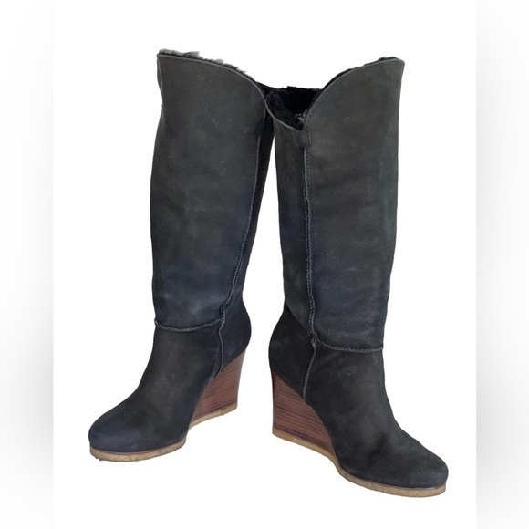 UGG Aprelle Nubuck leather, shearling lined boots. GUC Size 7 - Picture 1 of 11
